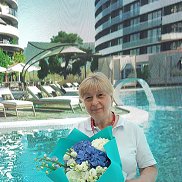 larisa, 64 , 