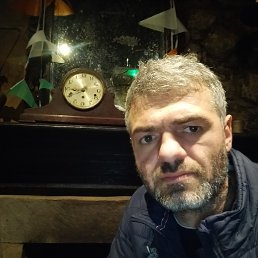 Andrei, 40, 