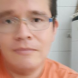 Marc, 44, 