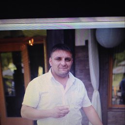 Oleg, 39, 