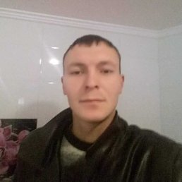 Dmitry, 33, 