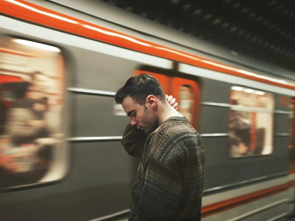Коротко о логике всех неадекватных мужиков, которые пишут женщинам в личку. - Привет, богиня! Ты ...