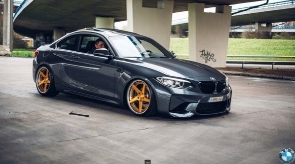 BMW M2 on air. BMW