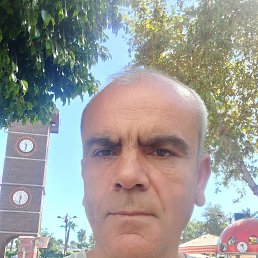 - Yashar, 55, 