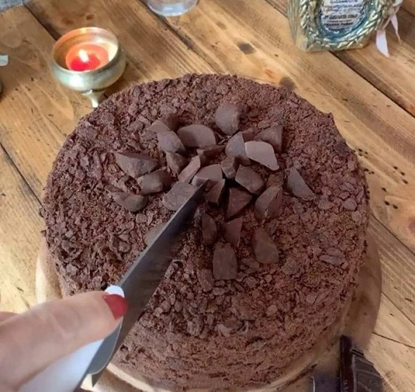 ШОКОЛАДНЫЙ НАПОЛЕОН. Без прикрас, но это шоколадное наслаждение! Сочетание хрустящих слоенных ...