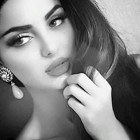 Есть женщины, с которыми не надо как с другими. Это её только отталкивает. Она закрытая. Никого к ...