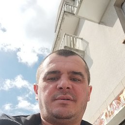 Eduard, 39, 