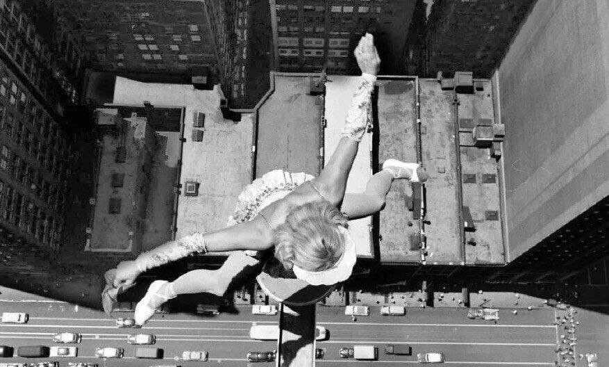 Неудавшееся самоубийство. В 1979 году американка Эльвита Адамс решила свести счёты с жизнью, ...