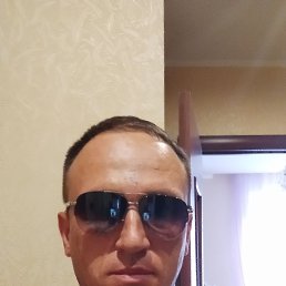 Вадим, 39, Кировское, Донецкая область