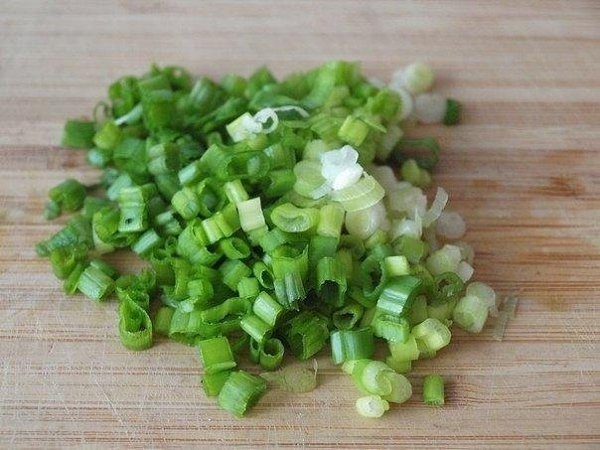 Салат из пекинской капусты с курицей.Ингредиенты:Пекинская капуста – 300 грКуриное филе – 1 ... - 5