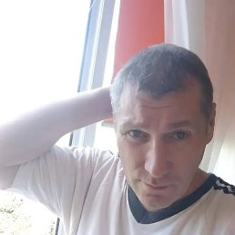 Andrej, 45, 