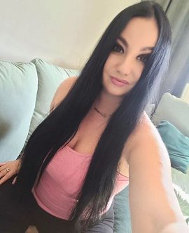 Sarah, 32 , 