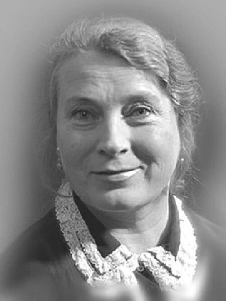"Обижаться никогда и ни на кого нельзя - ни на судьбу, ни на Всевышнего. Что Господь даёт, тому ...