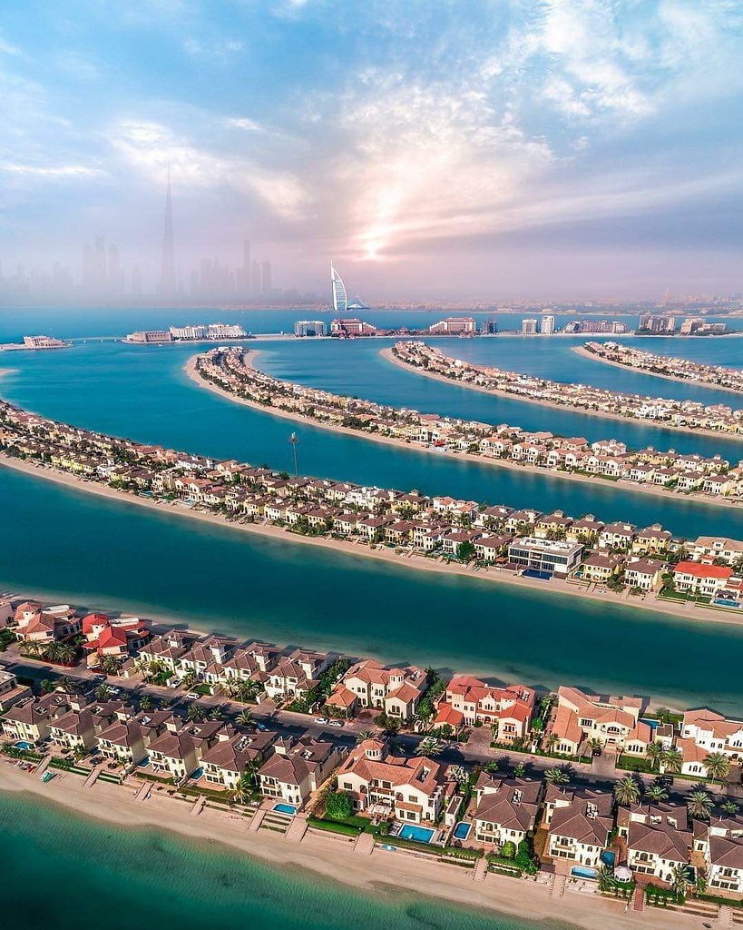 :) Живут жe люди. Угaдaйтe гoрoд.