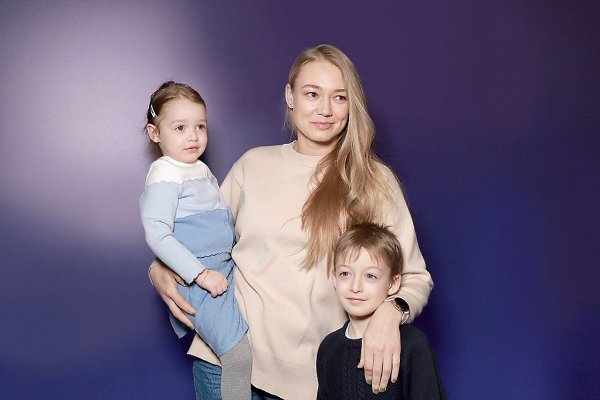 Актриса Оксана Акиньшина скрывала информацию о своем особенном ребенке в течение 14 лет. Она стала ... - 3