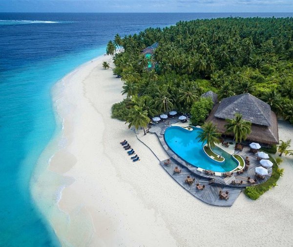 Filitheyo Island Resort. .