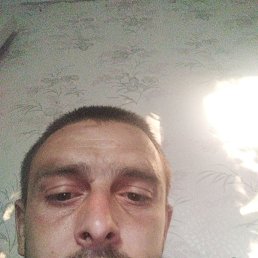 Григорий, 31, Перевальск