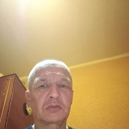 Petr, 52 , 