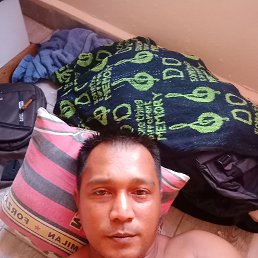 Leo, 33, -