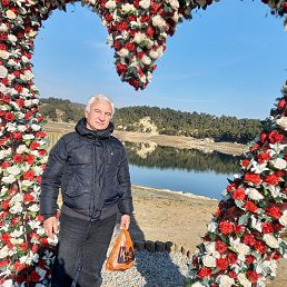 Ekrem, 53, 