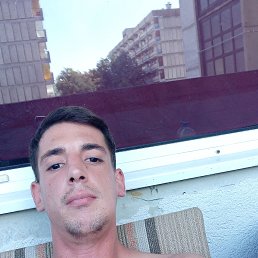 Zoltan, 33, 