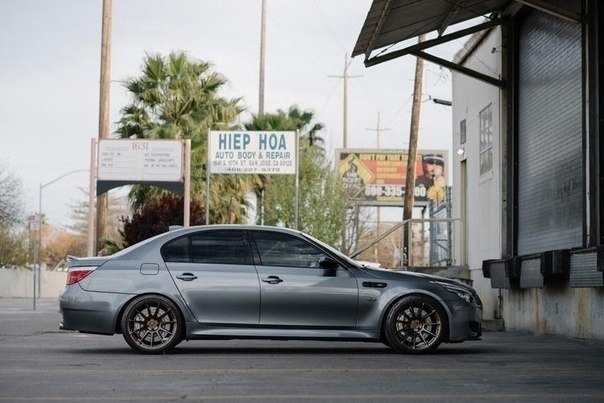 BMW M5 E60. BMW - 3