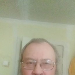 Aleksandr, 53, 