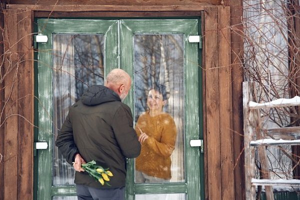 «Однажды у знаменитого змеелова спросили после очередного укуса змеи, который его чуть не убил: - ...