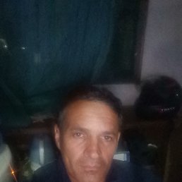 Ruben, 46, 