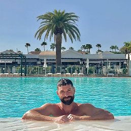 Gaston, �����, 42 ����