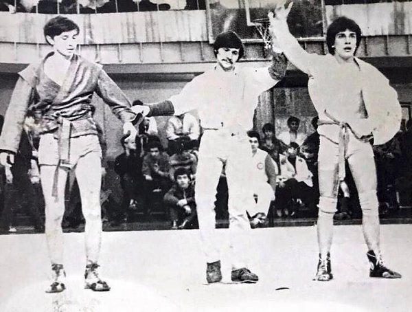 Молодой чемпион по самбо, мастер спорта СССР - Дмитрий Нагиев (справа).#СпортЭтоЖизнь #Звёзды