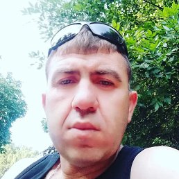Serghei, 40, 