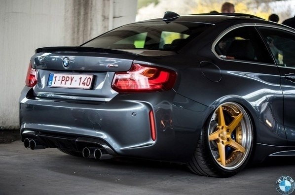 BMW M2 on air. BMW - 6