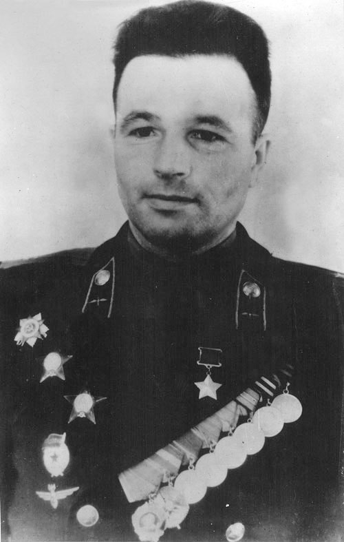 Жмурко Иван Матвеевич.Штурман эскадрильи 35-го гвардейского бомбардировочного авиационного ордена ...