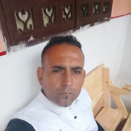 Andres, 40, 