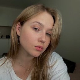 Ksenia, 22, 