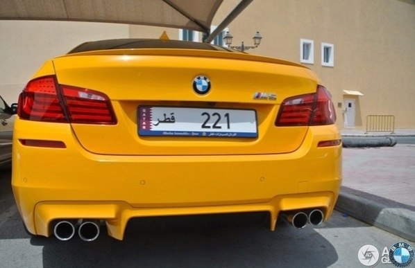 BMW M5 F10. BMW - 4