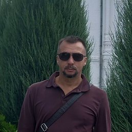 Maks, 49, 