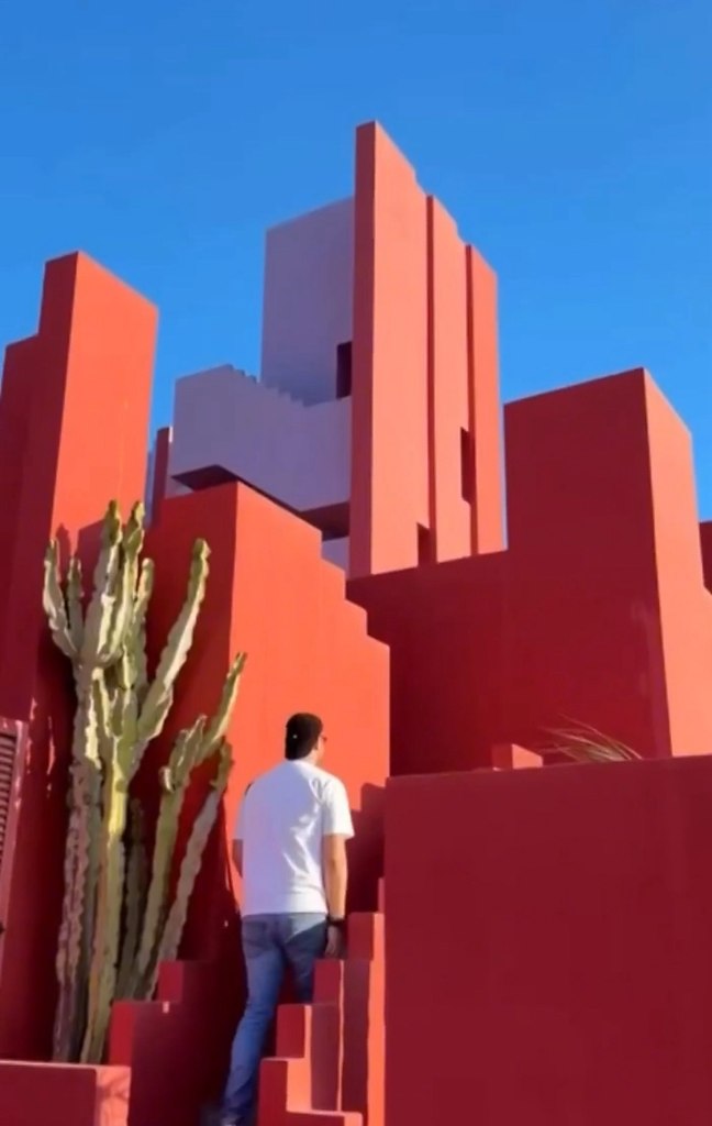         .     Muralla Roja  ... - 2