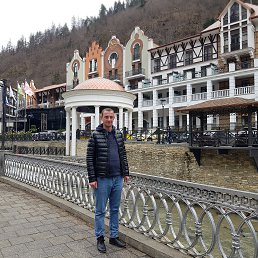 Tazo, 41, 