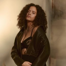  Alexa, , 28  -  4  2025