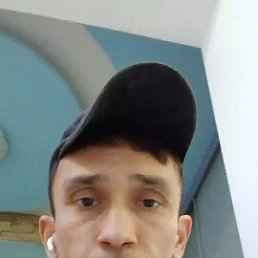 Tolik, 28, 