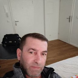 Dumi, 52, 