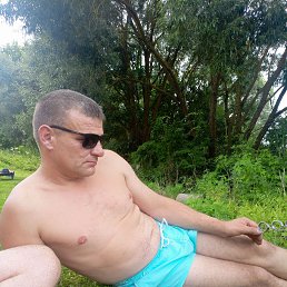 Lelik Novikov, 41, 