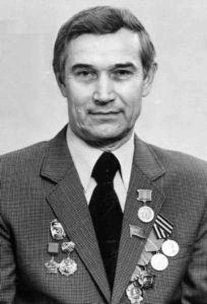 Николай Дмитриевич Мальнев, (9 мая 1926 — 16 августа 2012) — Герой Социалистического Труда, новатор ...