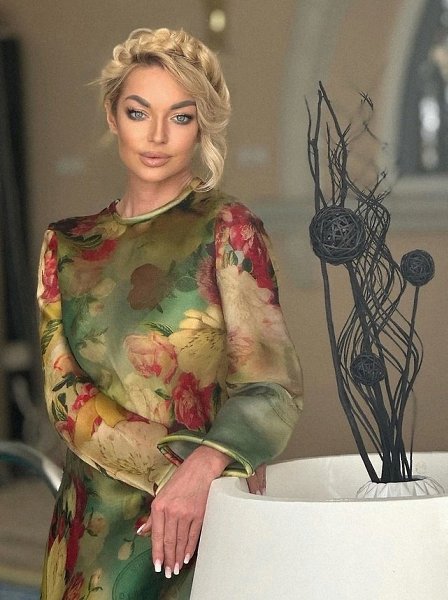 48-летняя балерина Анастасия Волочкова, одна из самых известных в России, решила появиться перед ... - 3
