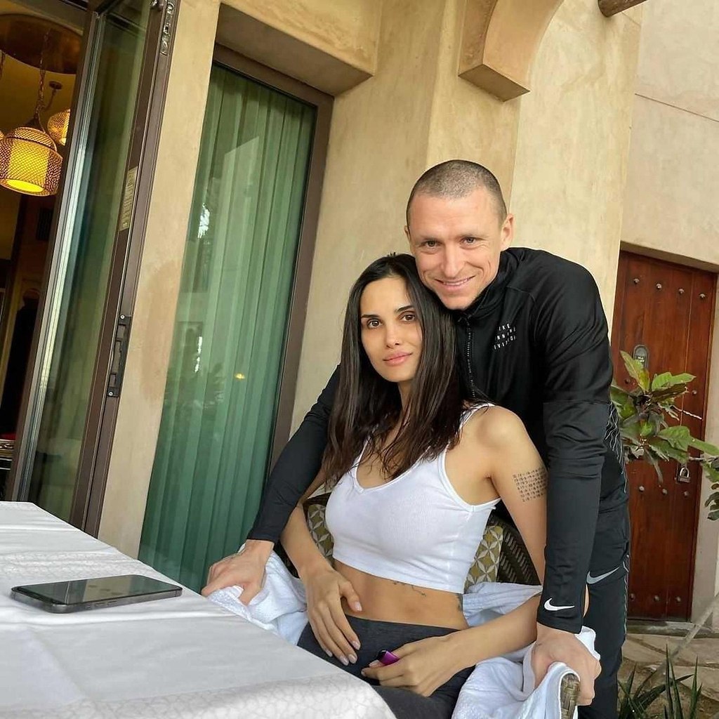 Известный футболист Павел Мамаев подал иск в суд на свою бывшую супругу Алану, требуя вернуть 10 ...