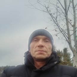 Viktor, 43, 