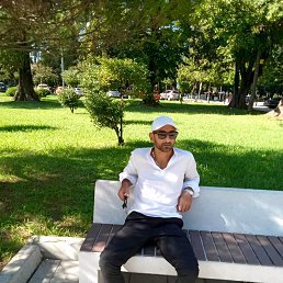 Aleksandre, 41, 