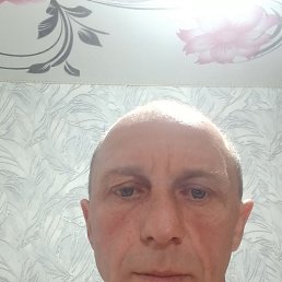 Jora, 42, 